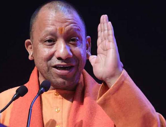सड़क पर नमाज को लेकर बोले CM योगी - 'जगह नहीं है तो संख्या कम कर लो'