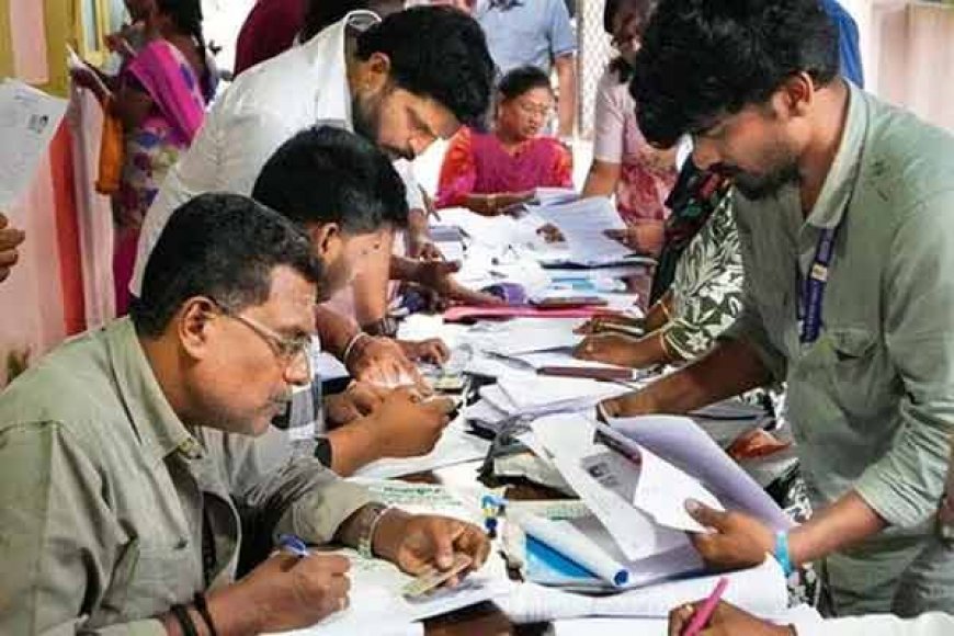 SIR पर बंगाल में बवाल: कोलकाता में BLO ने किया उग्र प्रदर्शन, चुनाव आयोग के दफ्तर में घुसने की कोशिश