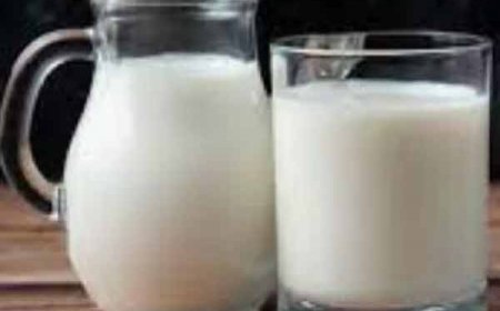 अगर आप भी पीते हैं रात में सोने से ठीक पहले दूध, पड़ सकते हैं लेने के देने, जानें सही समय