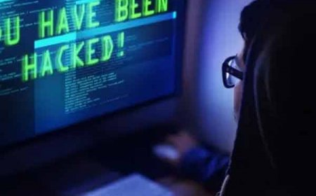 इस कंपनी को पैसा दीजिये और किसी का भी फोन Hack करवा लीजिये, खबर फैलते ही मचा बवाल