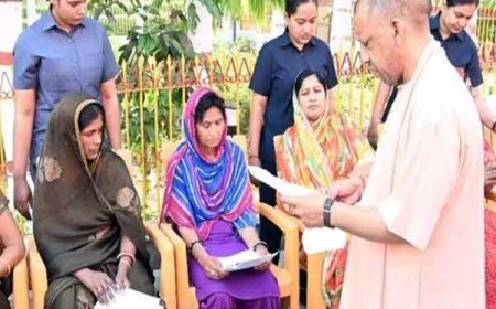CM योगी बोले- जन समस्याओं का त्वरित समाधान कराएं अधिकारी, गोरखपुर जनता दर्शन में सुनी फरियाद 
