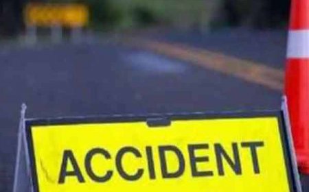 बरेली हाईवे पर ट्रक-ईको की भीषण टक्कर, दो की मौत, कई घायल