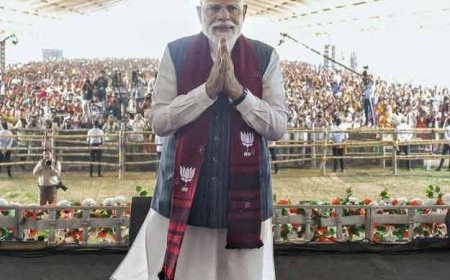  PM मोदी ने TMC पर लगाए गंभीर आरोप - 'आदिवासी विरोधी हैं ममता, घुसपैठ के जरिए बदल रही बंगाल की संस्कृति'