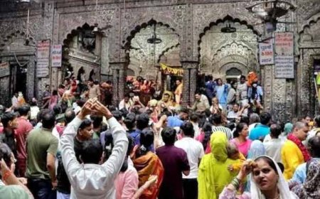 बांके बिहारी मंदिर में VIP कल्चर होगा खत्म! भगवान के आगे सब बराबर 