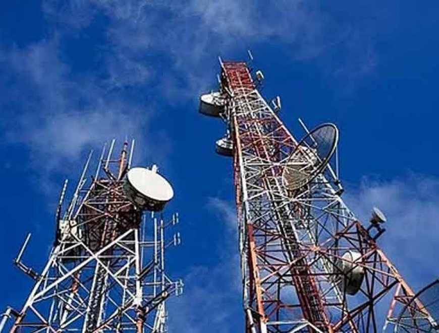 शादीशुदा प्रेमिका प्रेमी के साथ  रही लिव इन में, पति के पास लौटने पर युवक मोबाइल टावर पर चढ़ गया