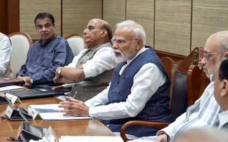  PM मोदी ने बताई सरकार की रणनीति- 'विकास की गति तेज करने के लिए सुधार जरूरी' ; ईज ऑफ लिविंग से विकसित भारत तक