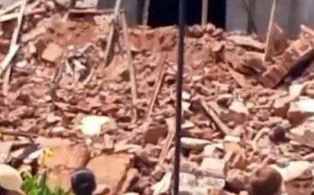 दुखद हादसा - दिल्ली में बड़ा हादसा, जोरदार धमाके के बाद गिरी बिल्डिंग, तीन लोग मलबे से निकाले