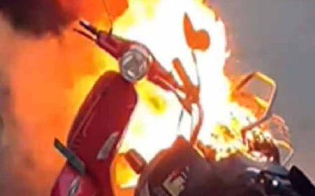 E-scooter on charging- चार्जिंग पर लगा ई-स्कूटर बना काल... एक ही परिवार के 3 लोगों की मौत