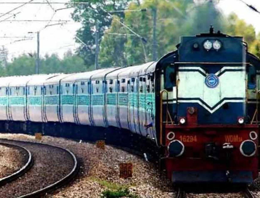 बाराबंकी में रेलवे ट्रैक पर लेट गया युवक, ऊपर से निकल गई सुपरफास्ट ट्रेन, RPF ने किया गिरफ्तार 