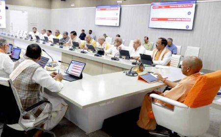 UP Cabinet: 50 हजार छात्राओं को मिलेगी स्कूटी, पेट्रोल और हेलमेट भी देगी सरकार; इस योजना से मिलेगा लाभ