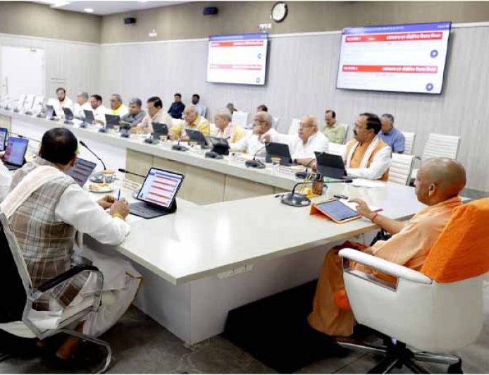 UP Cabinet: 50 हजार छात्राओं को मिलेगी स्कूटी, पेट्रोल और हेलमेट भी देगी सरकार; इस योजना से मिलेगा लाभ
