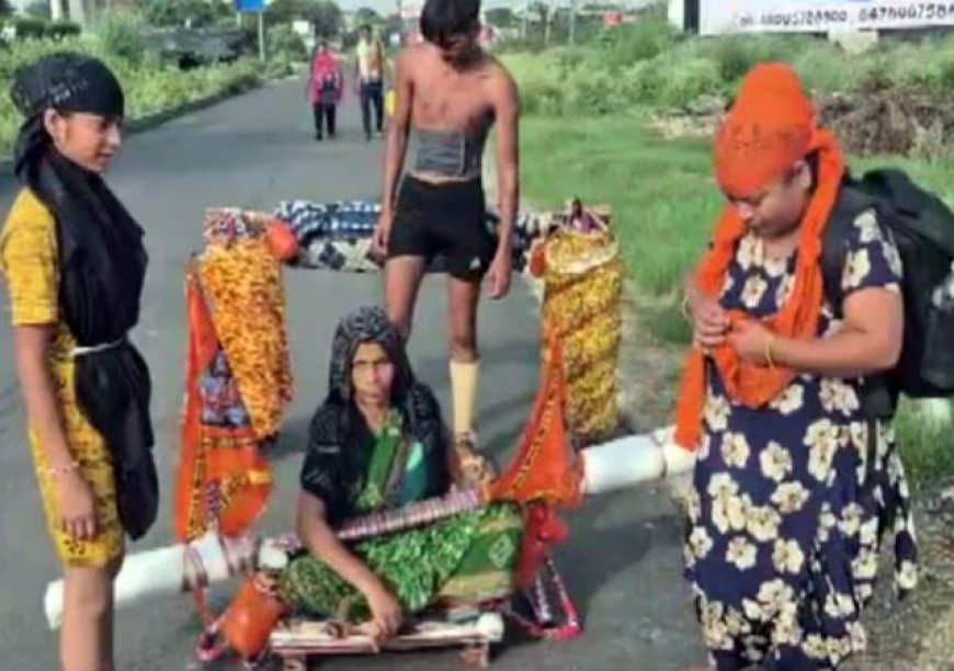 बहू बनी आधुनिक श्रवणकुमार! चार बेटे रहे पीछे, सास को कांवड़ में बैठाकर हरिद्वार से हापुड़ तक पैदल यात्रा