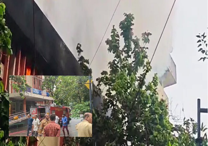 लखनऊ के जवाहर भवन में लगी भीषण आग, फायर ब्रिगेड की कई गाड़ियां मौके पर पहुंची 
