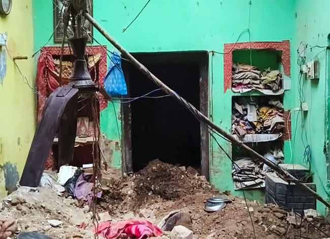 प्रतापगढ़ में दुखद हादसा: बारिश के दौरान ढहा 100 साल पुराना घर, एक ही परिवार के छह सदस्यों की मौत