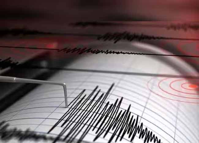 Indonesia Earthquake: इंडोनेशिया में कांपी धरती, भूकंप के झटकों की तीव्रता 7.7, सुनामी की चेतावनी जारी