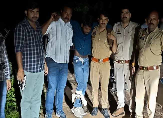 झांसी में महिला से मंगलसूत्र छीनने वाले का 9 घंटे में हाफ एनकाउंटर, दूसरे ने डर से किया सरेंडर