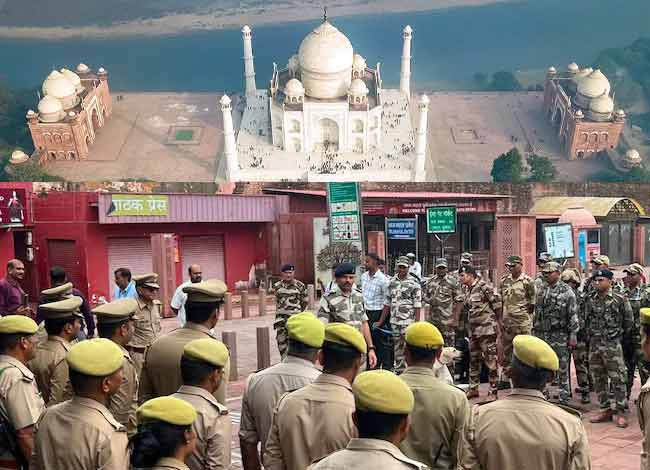 ताजमहल में ऐसा क्‍या हुआ, यूपी पुलिस ने डाल दिया घेरा, CISF ने निकाले हथियार