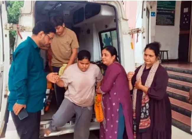 उज्जैन के नागचंद्रेश्वर मंदिर में करंट की अफवाह के बाद भगदड़ जैसी स्थिति, कई श्रद्धालु घायल