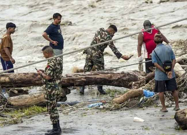 'मुझे लगा वह मेरी जिंदगी का आखिरी पल है', नेपाल में सैलाब से बचे शख्स ने बयां किया डरावना मंजर