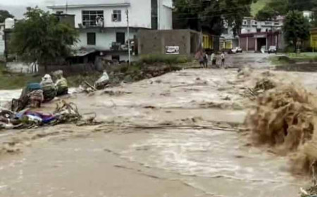 उत्तराखंड में 'फ्लैश फ्लड' की चेतावनी, 12 जिलों में बाढ़ का खतरा; शासन ने जारी किया अलर्ट