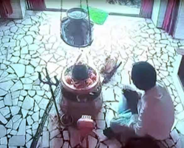 उन्नाव: 6 बार बोला भगवान मुझे माफ कर दो... फिर चुरा लिया बाबा भोलेनाथ का नाग
