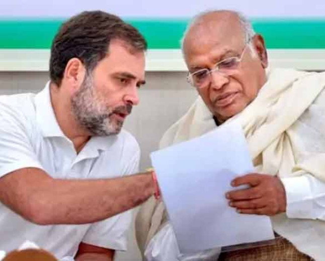 यूपी कांग्रेस में बड़े बदलाव की तैयारी, बदले जाएंगे कई जिलों और शहरों के अध्यक्ष