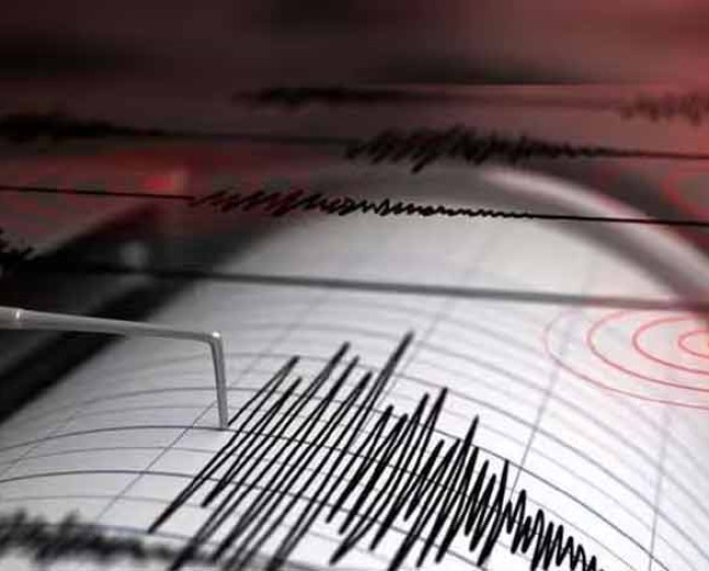 Indonesia Earthquake: इंडोनेशिया में कांपी धरती, भूकंप के झटकों की तीव्रता 7.7, सुनामी की चेतावनी जारी